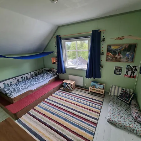 Semesterbostad Hus I Naturskjonne Omgivelser *