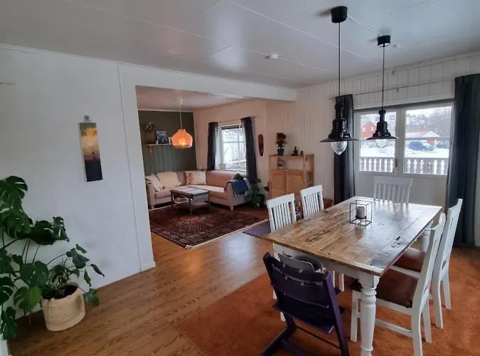 Hus I Naturskjonne Omgivelser *