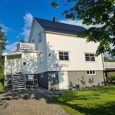 Hus I Naturskjonne Omgivelser